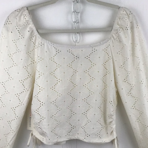 Urban Romantics eyelet puff sleeve cropped top. Size large. NWT - Picture 4 of 8